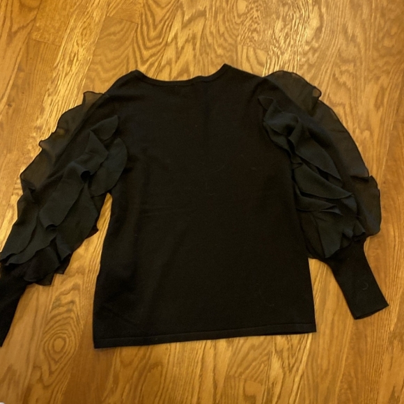 Ruffle Sleeve Chico’s Sweater. Size 0 - Picture 3 of 7